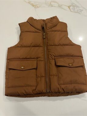 Old Navy Water-Resistant Brown Puffer Vest Pockets